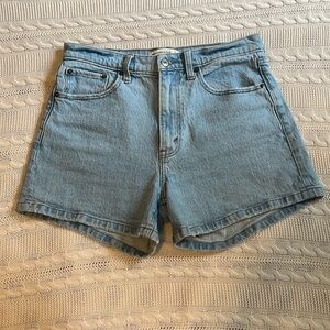 Abercrombie The 4” Mom Short High Rise